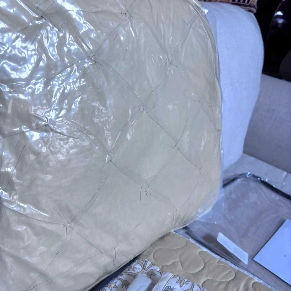 Madison Park 6pc Reversible Stella Cotton Percale with Throw Pillows Quilt Set Q